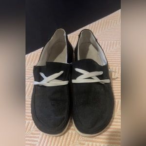 Womens super comfortable black slip on shoes